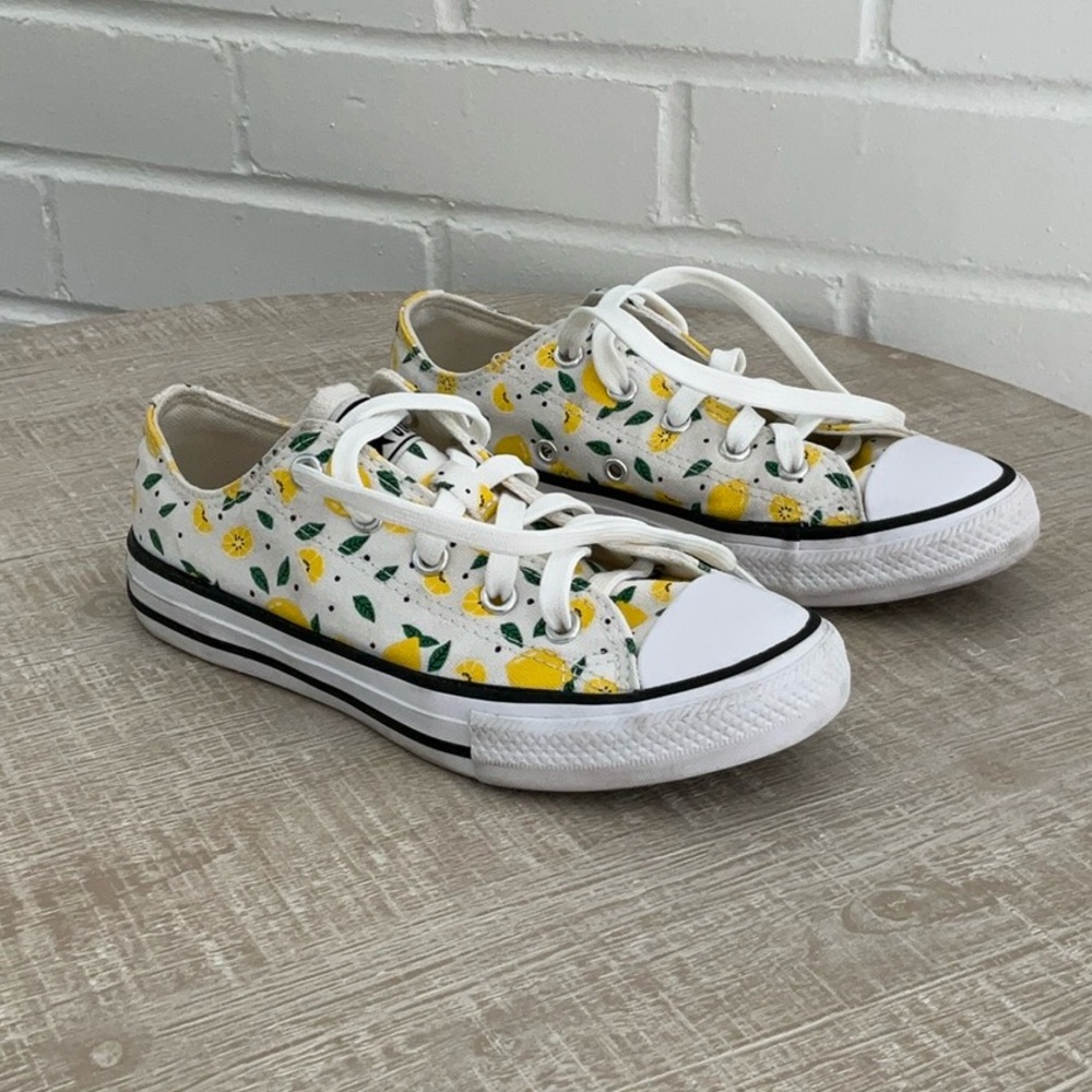 Girls Size 1 Juniors Classic Converse Sneakers Tennis Shoes With Lemon Design